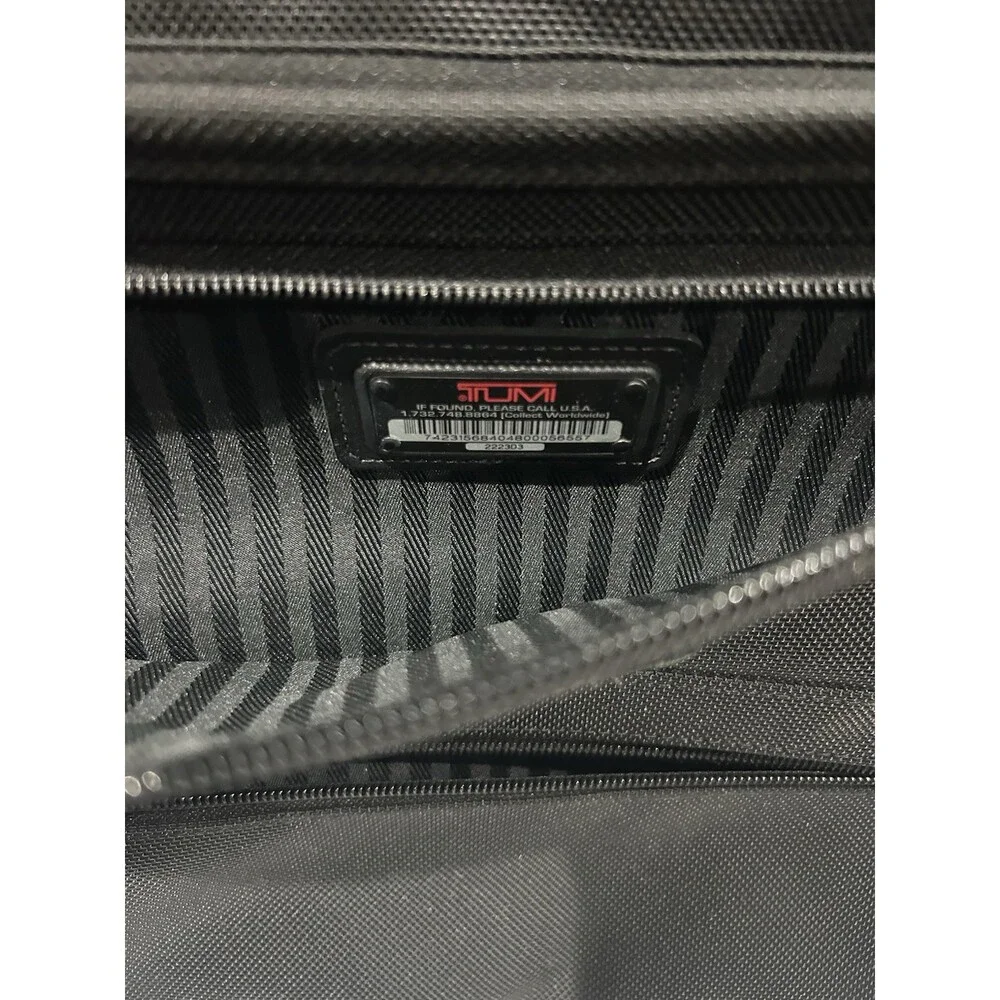Tumi Alpha 2 Wheeled Briefcase Laptop Bag Carry-on Black 2223d3